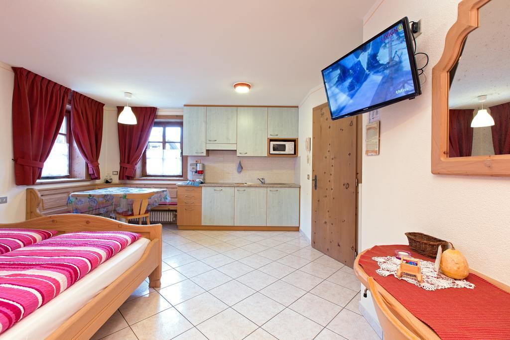 Bait Vegl Apartment Livigno Room photo